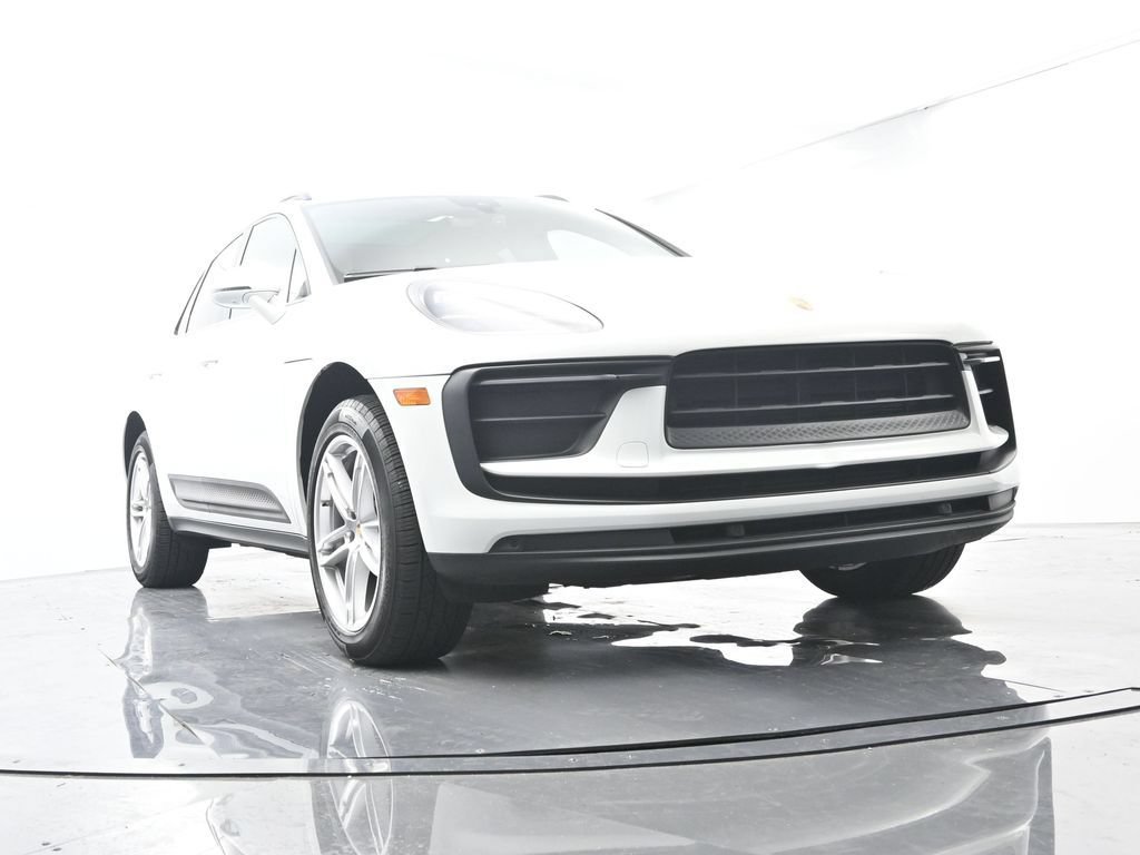 Certified 2022 Porsche Macan AWD/4WD image 54