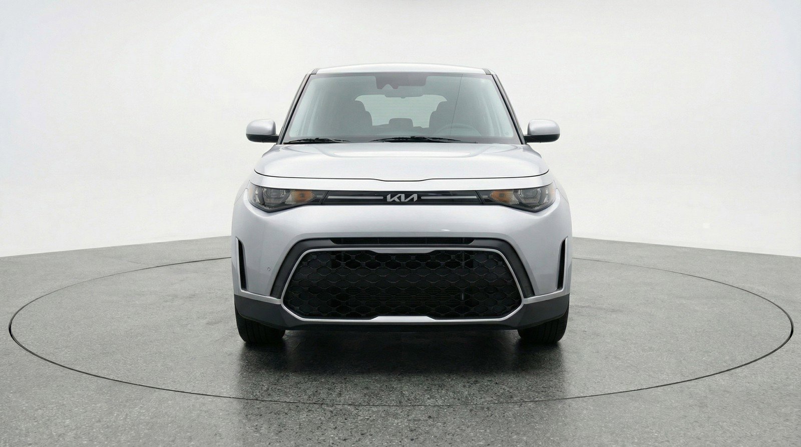 Used 2025 Kia Soul LX w/ LX Technology Package FWD image 2