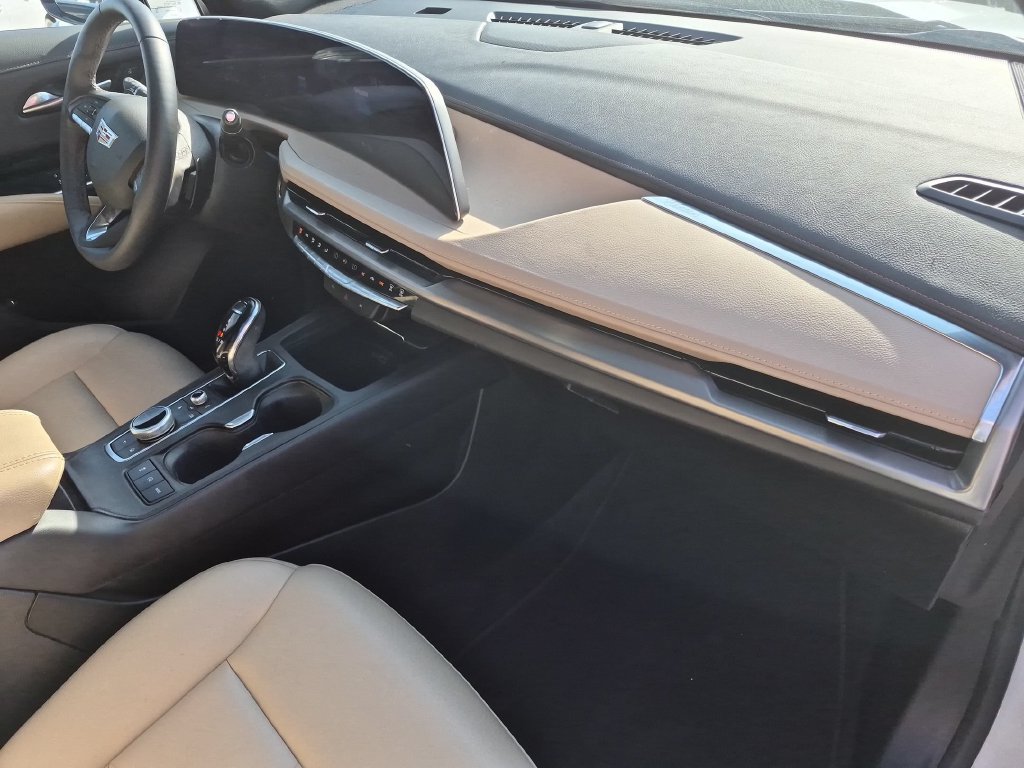 Certified 2024 Cadillac XT4 Luxury FWD image 34