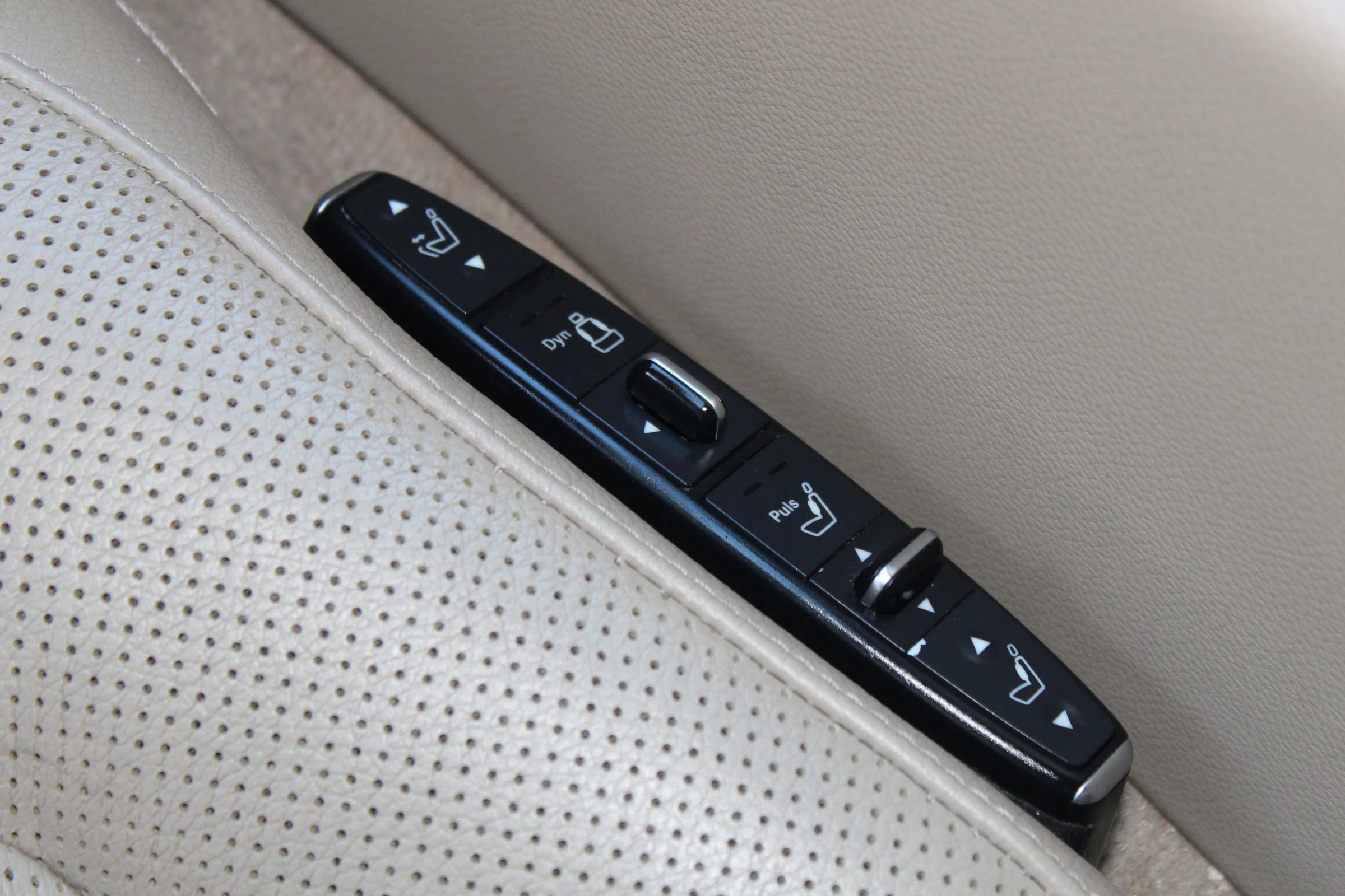 Used 2014 Mercedes-Benz CLS 550 CLS 550 4MATIC Coupe 4D image 26