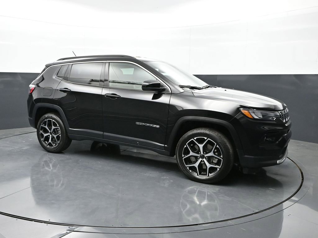 Used 2025 Jeep Compass Limited AWD/4WD image 1