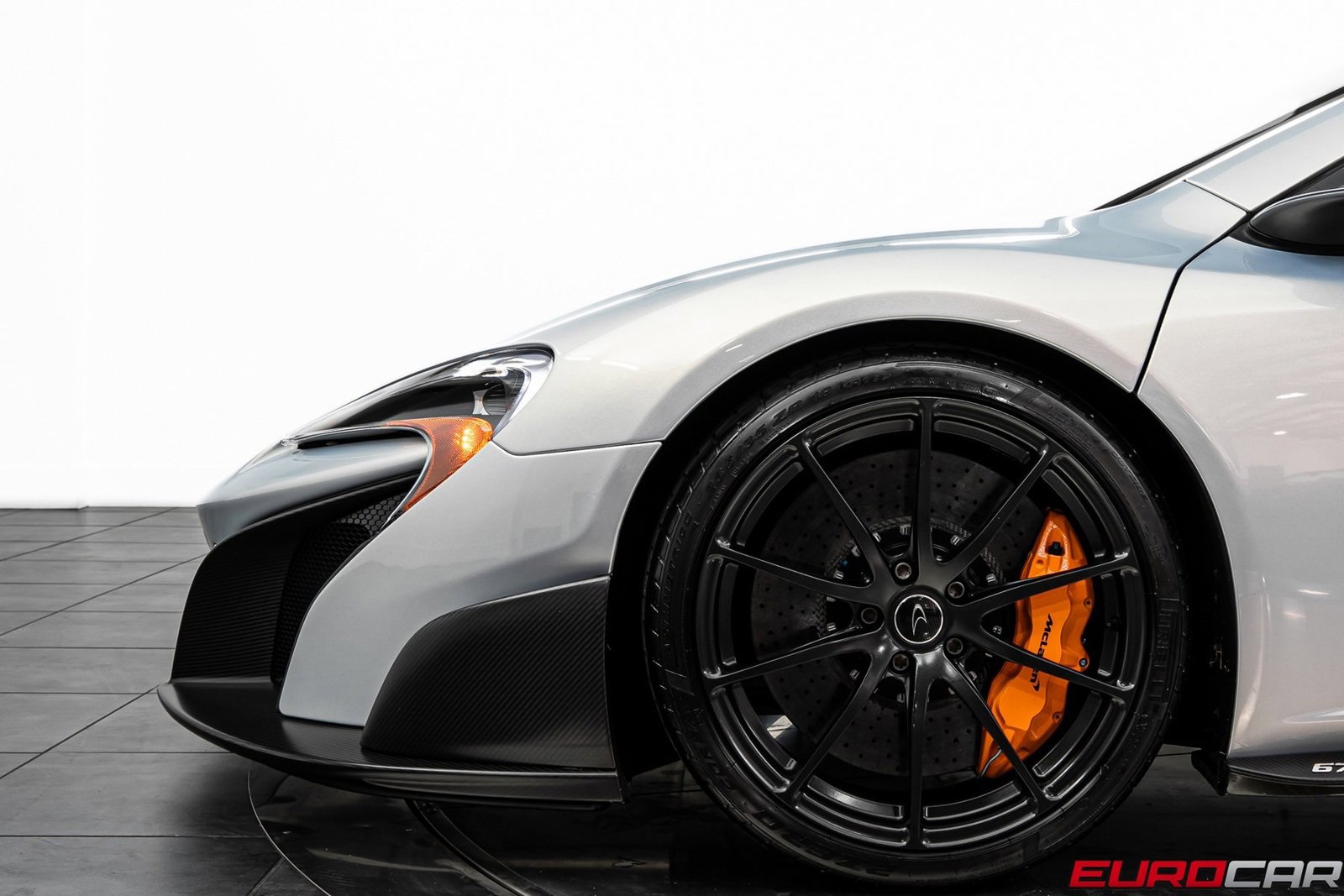 Used 2016 McLaren 675LT Spider image 18