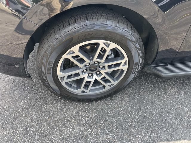 Used 2025 Ford Expedition Active AWD/4WD image 13