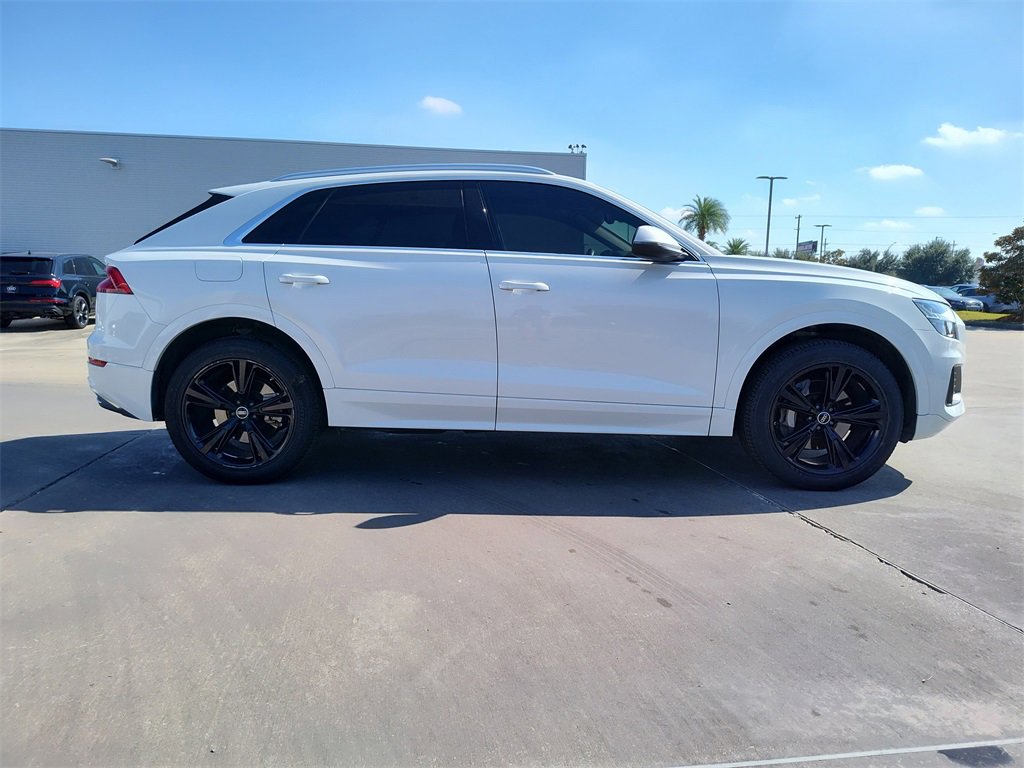 Used 2023 Audi Q8 Premium image 13