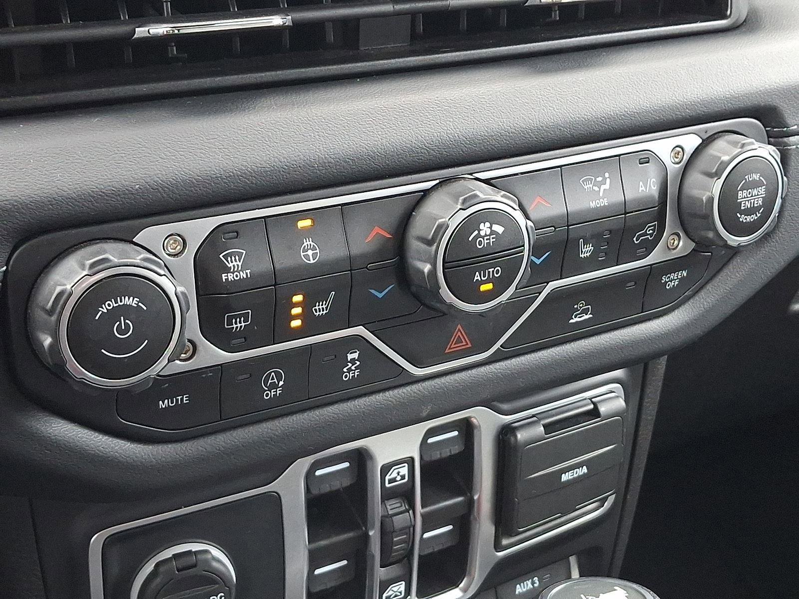 Certified 2025 Jeep Wrangler Unlimited Rubicon w/ Convenience Group image 16