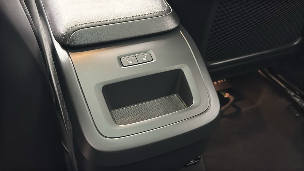 Certified 2025 Volvo XC60 B5 Plus AWD/4WD image 9