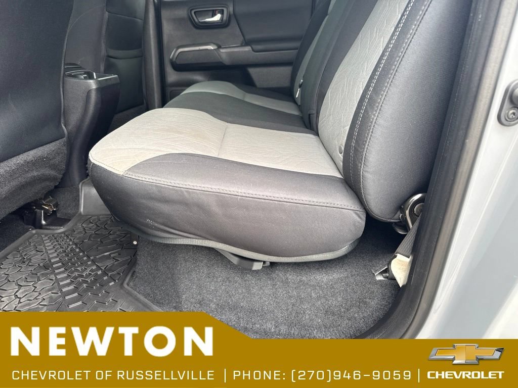 Used 2021 Toyota Tacoma TRD Sport AWD/4WD image 17