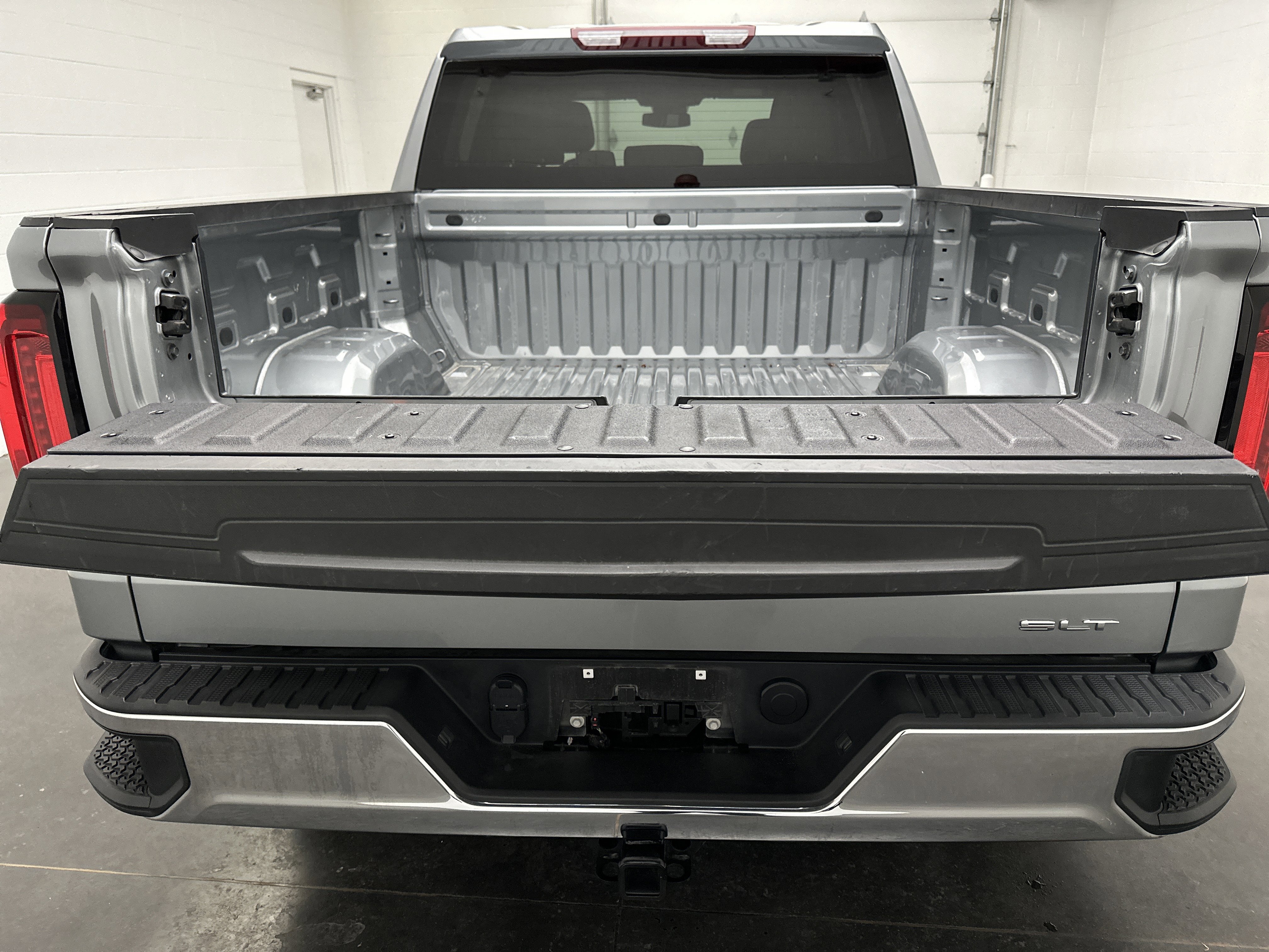 Used 2025 GMC Sierra 1500 SLT image 16
