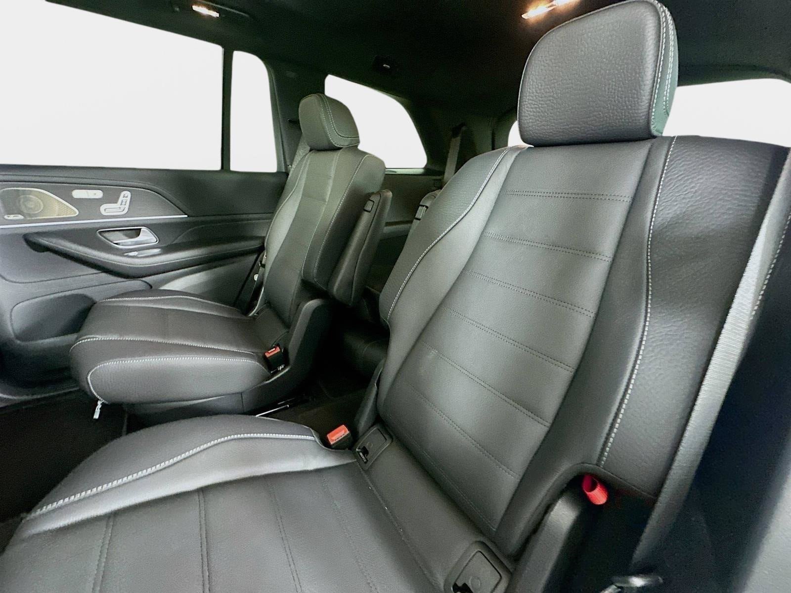 Used 2026 Mercedes-Benz GLS 580 4MATIC image 32