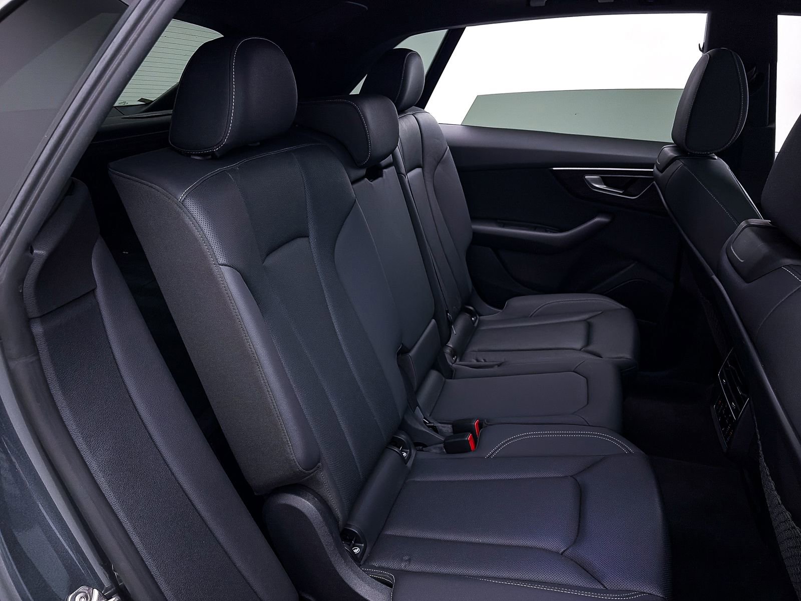 Used 2021 Audi Q8 Premium Plus w/ Premium Plus Package image 39