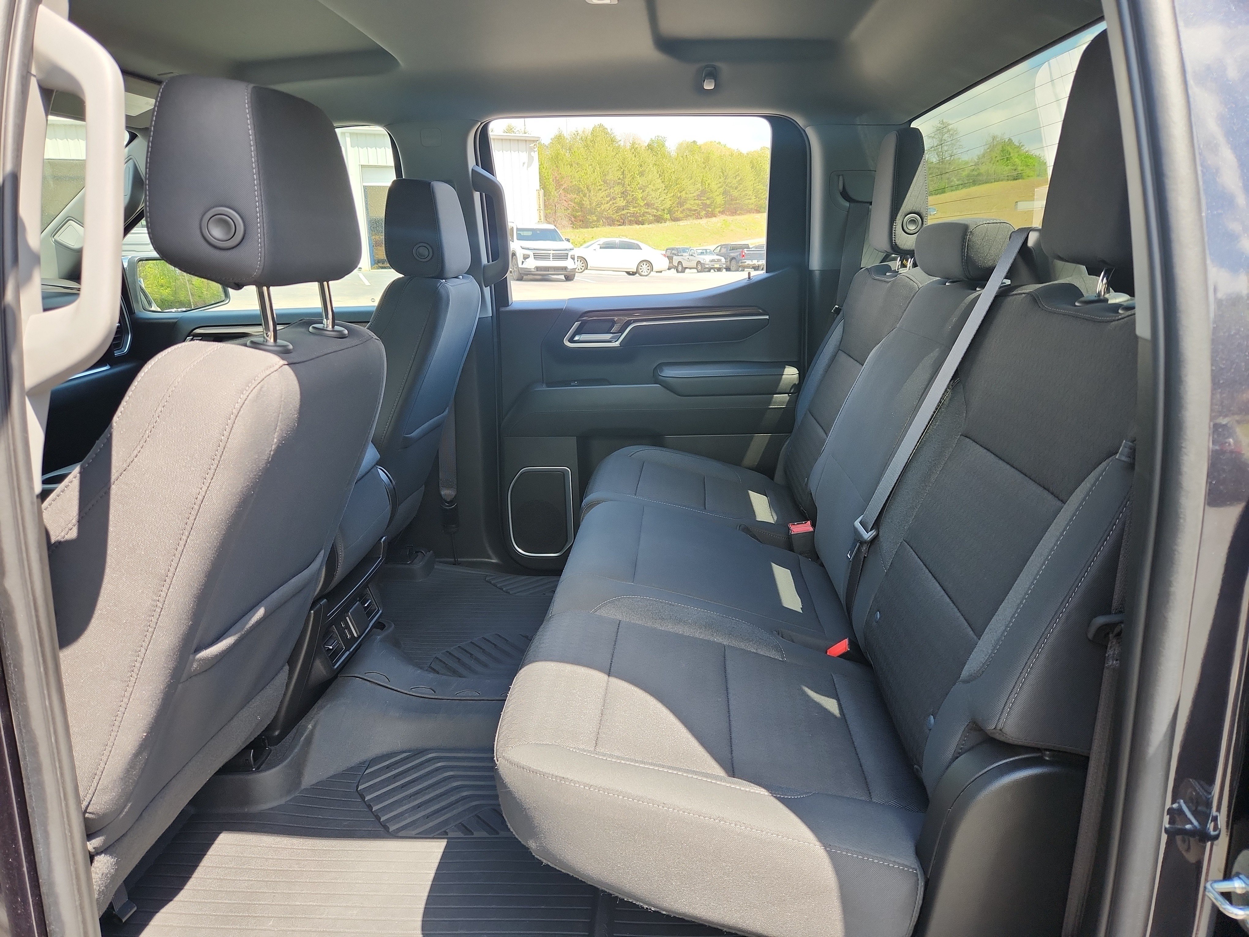 Used 2022 Chevrolet Silverado 1500 LT AWD/4WD image 37