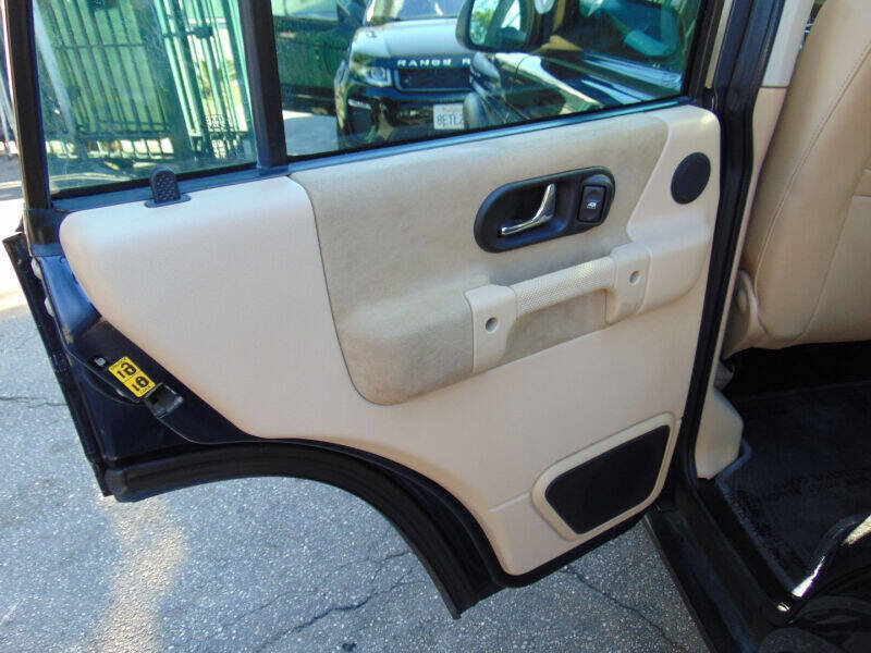 Used 2003 Land Rover Discovery SE image 19