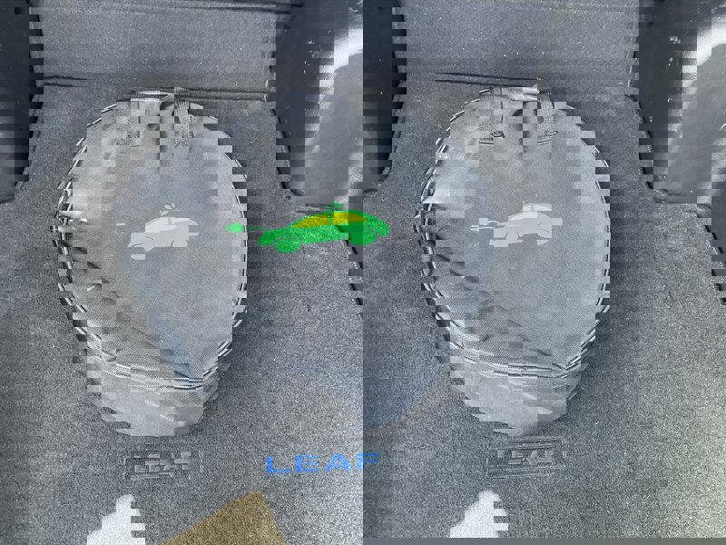 Used 2017 Nissan Leaf SV image 11