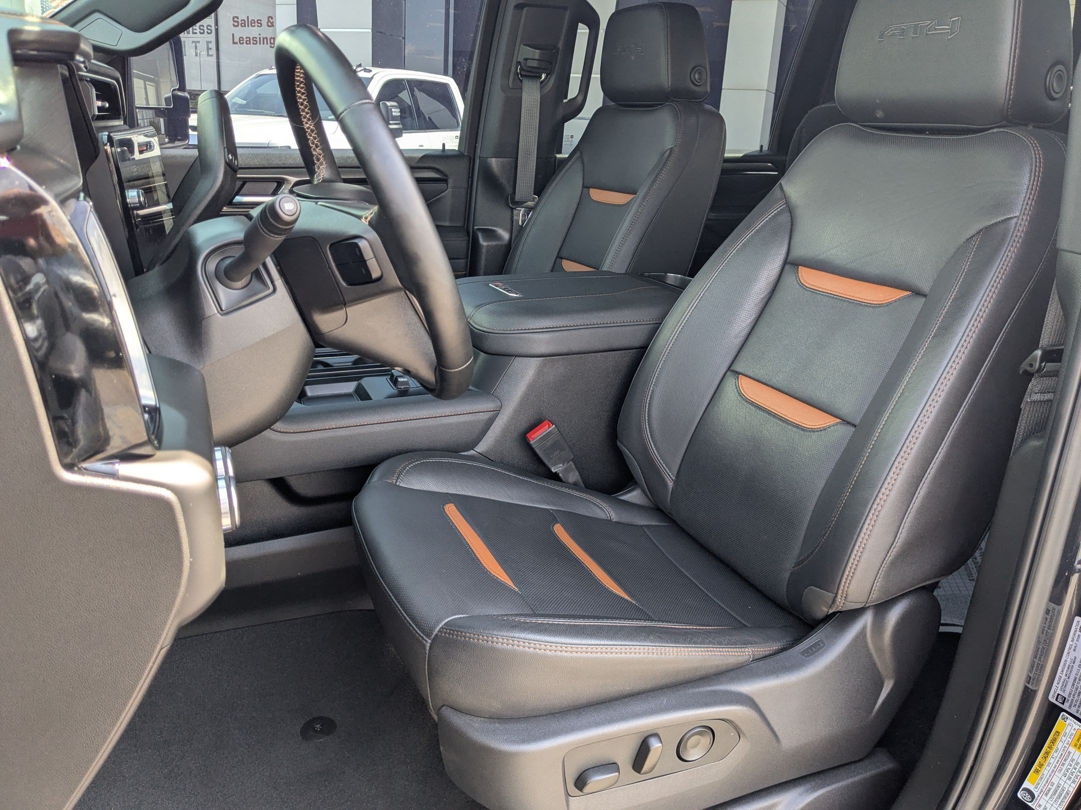 Used 2025 GMC Sierra 3500 AT4 w/ AT4 Premium Plus Package AWD/4WD image 15