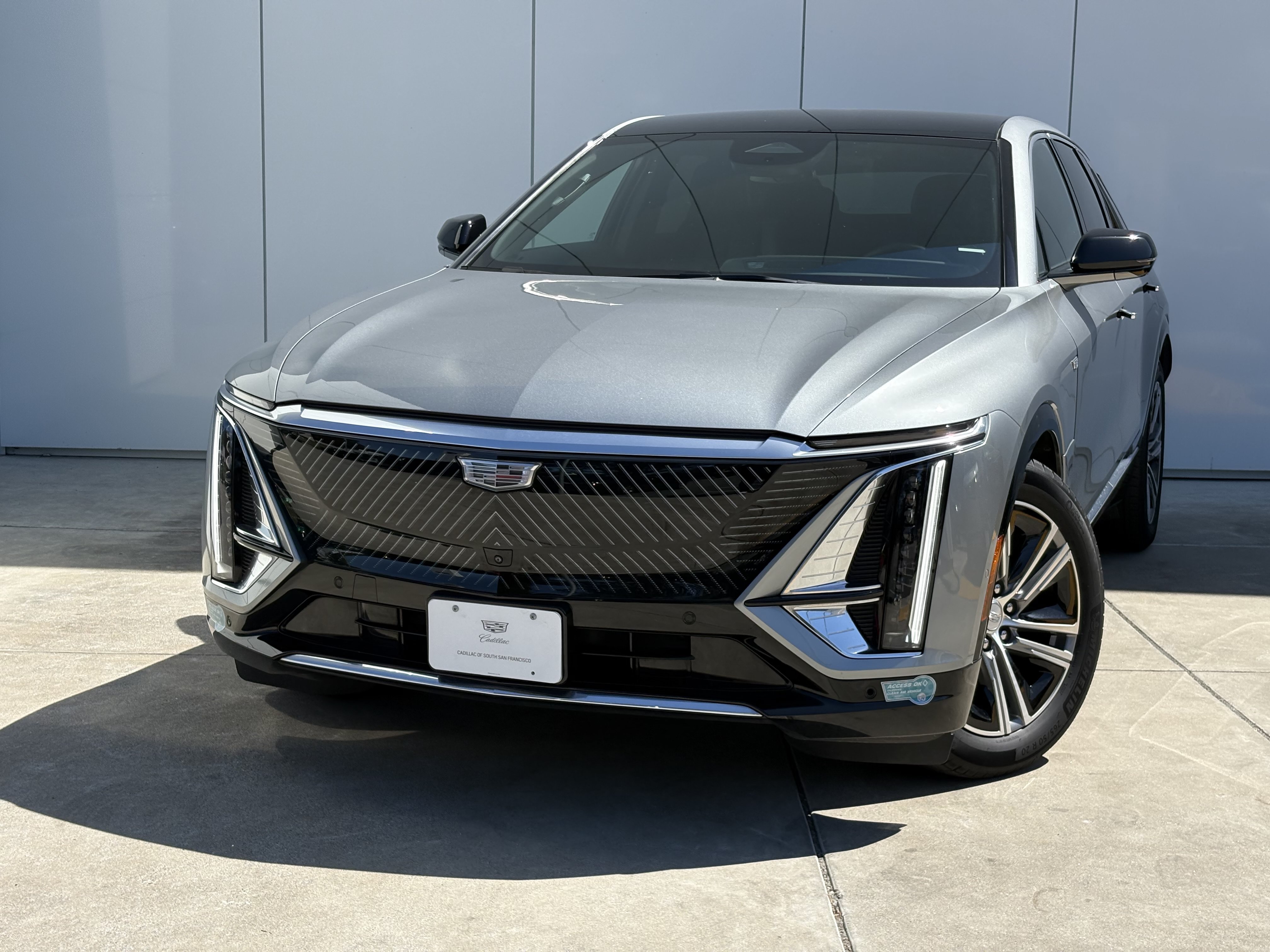 Used 2024 Cadillac Lyriq Luxury AWD/4WD image 1