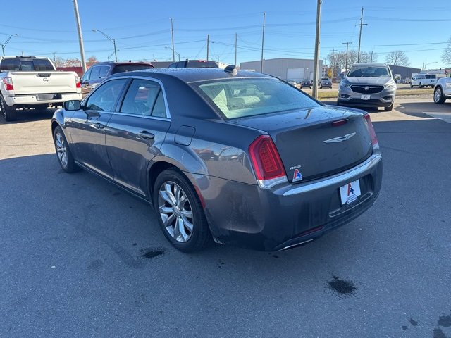 Used 2016 Chrysler 300 Limited w/ Driver Convenience Group image 6