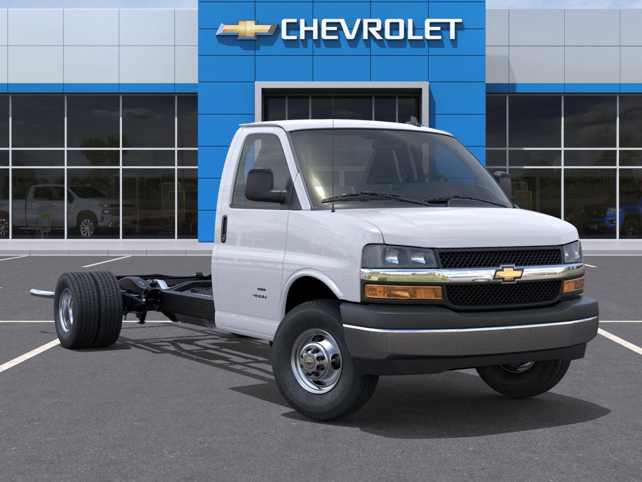 New 2025 Chevrolet Express 4500 Extended w/ Power Convenience Package RWD image 17