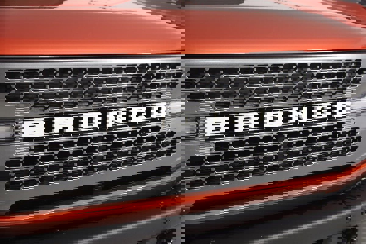 Used 2024 Ford Bronco Badlands image 17