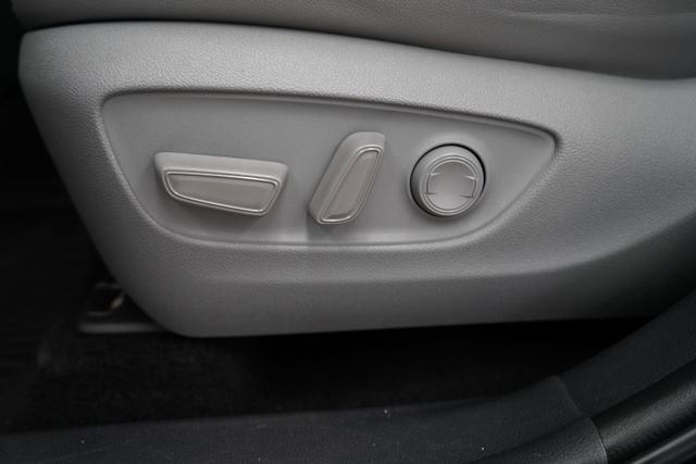 Used 2023 Toyota Highlander XLE image 13