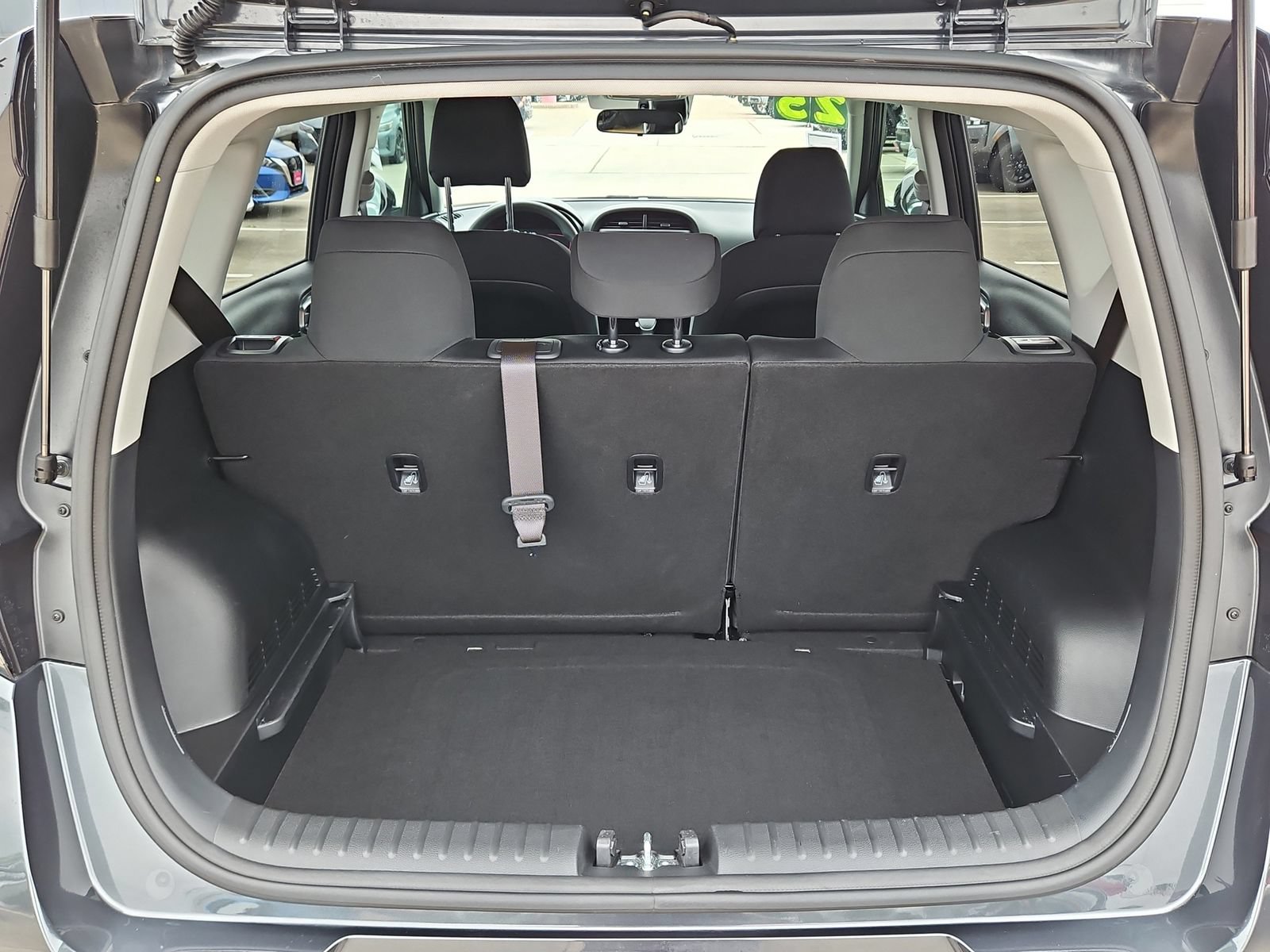 Used 2025 Kia Soul LX w/ LX Technology Package FWD image 12