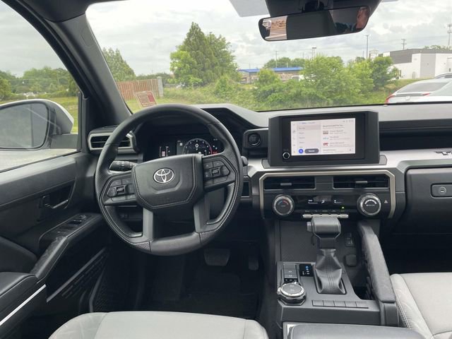 Used 2025 Toyota Tacoma SR5 AWD/4WD image 11