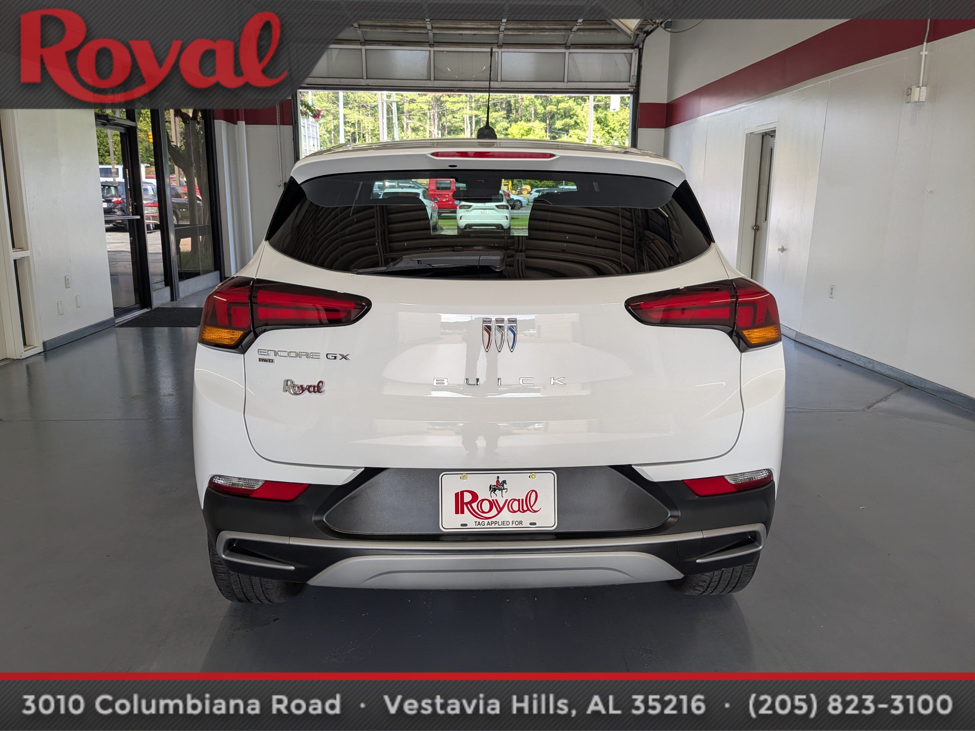 Used 2025 Buick Encore GX Preferred AWD/4WD image 3