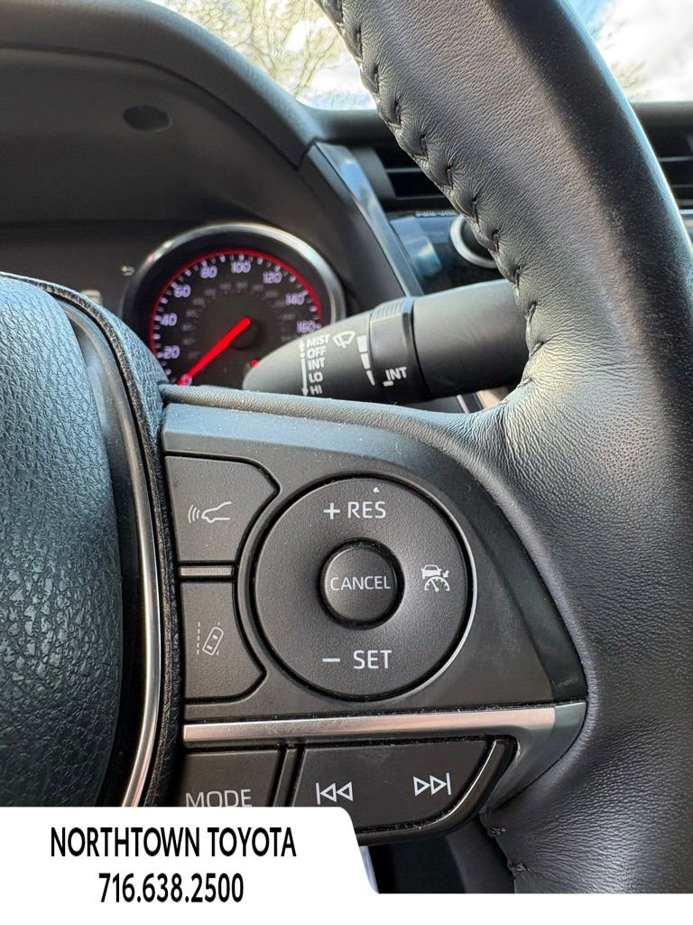 Used 2018 Toyota Camry XSE image 16