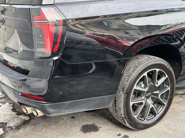 Used 2025 Chevrolet Suburban RST w/ Sun And Tow Package image 6