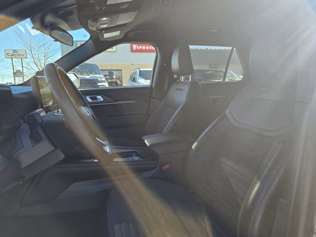 Used 2025 Ford Explorer ST-Line w/ ST-Line Street Pack image 10