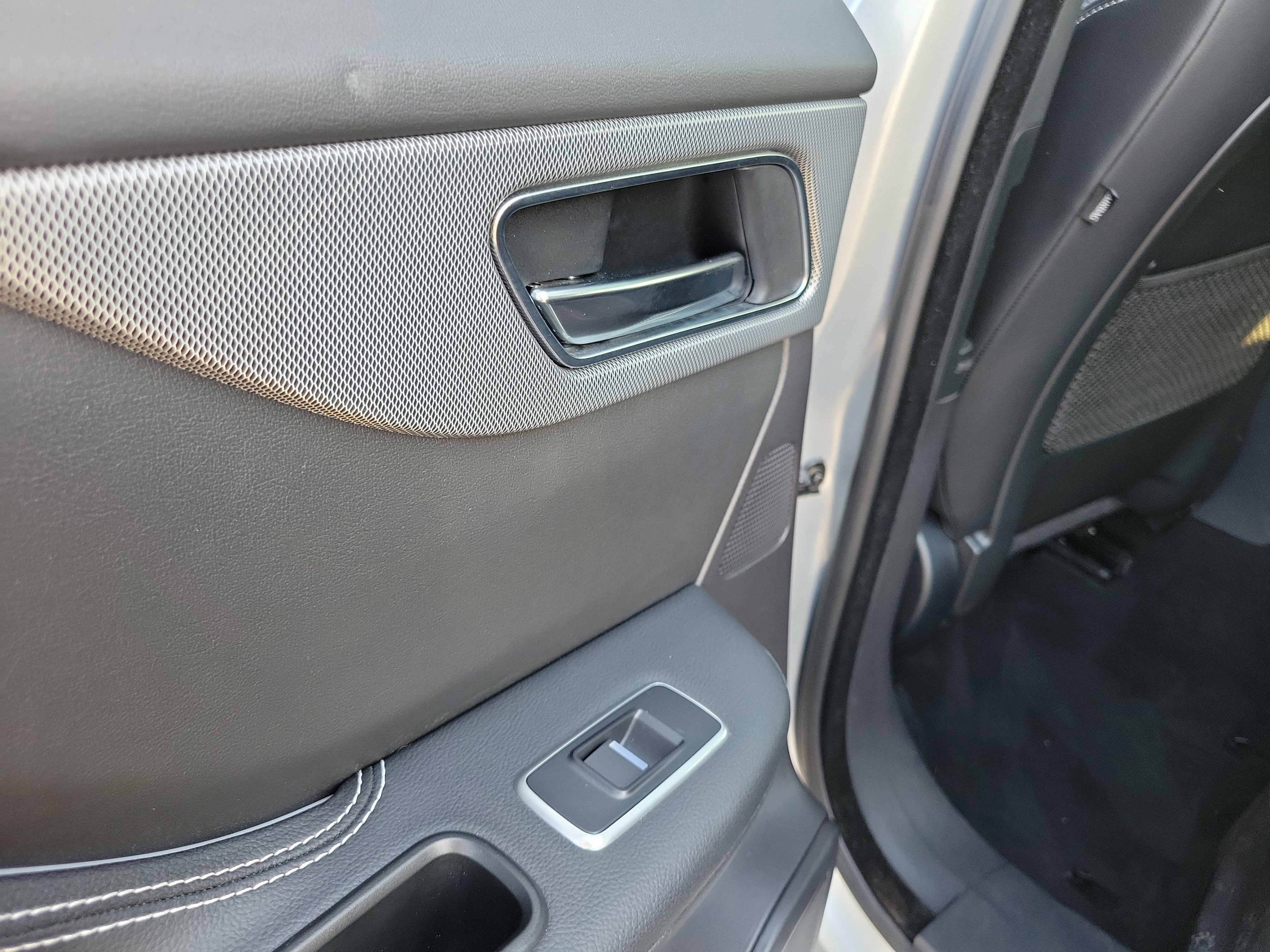 Used 2018 Jaguar F-PACE S image 13