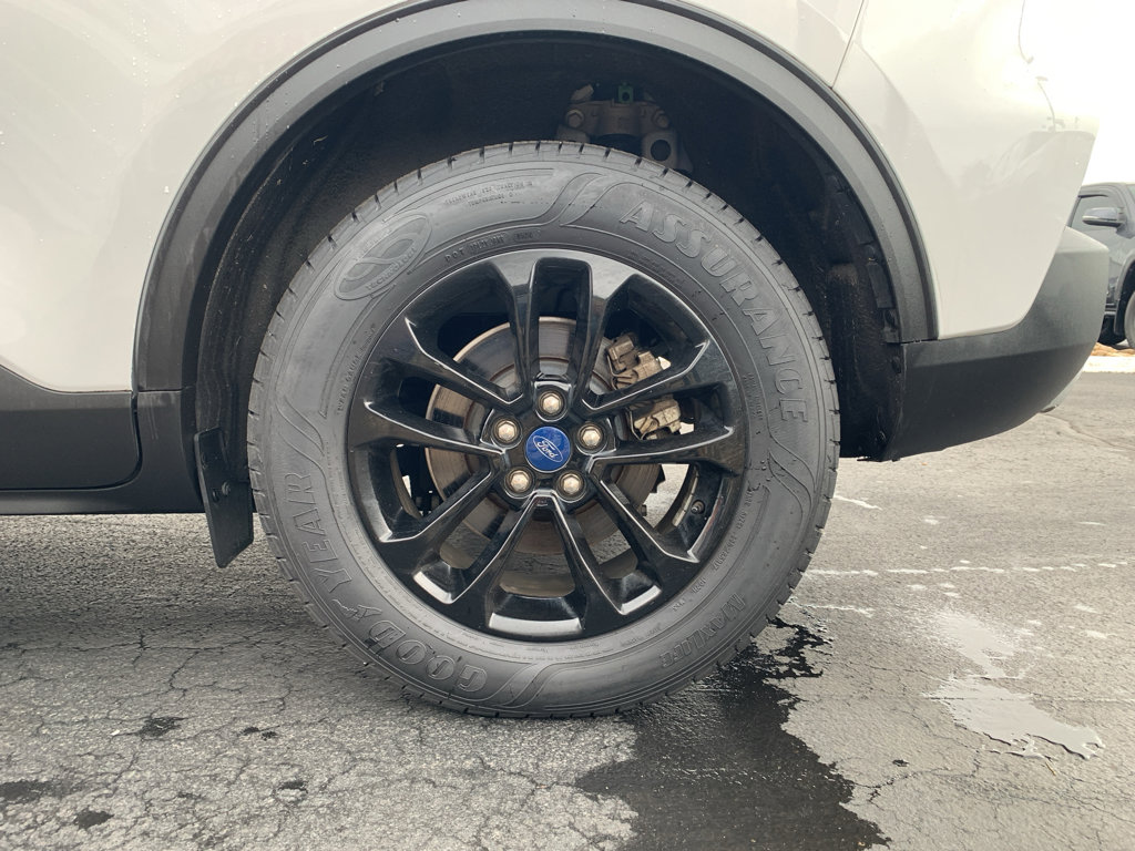 Used 2020 Ford Escape SE Sport image 31