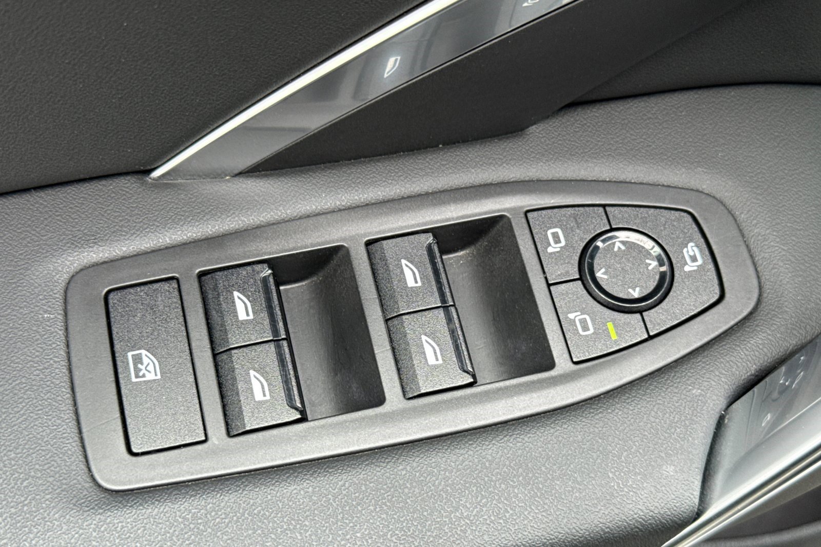 Certified 2023 BMW X1 xDrive28i w/ Convenience Package image 13