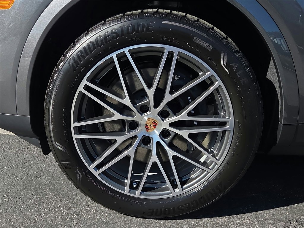 New 2026 Porsche Cayenne image 24