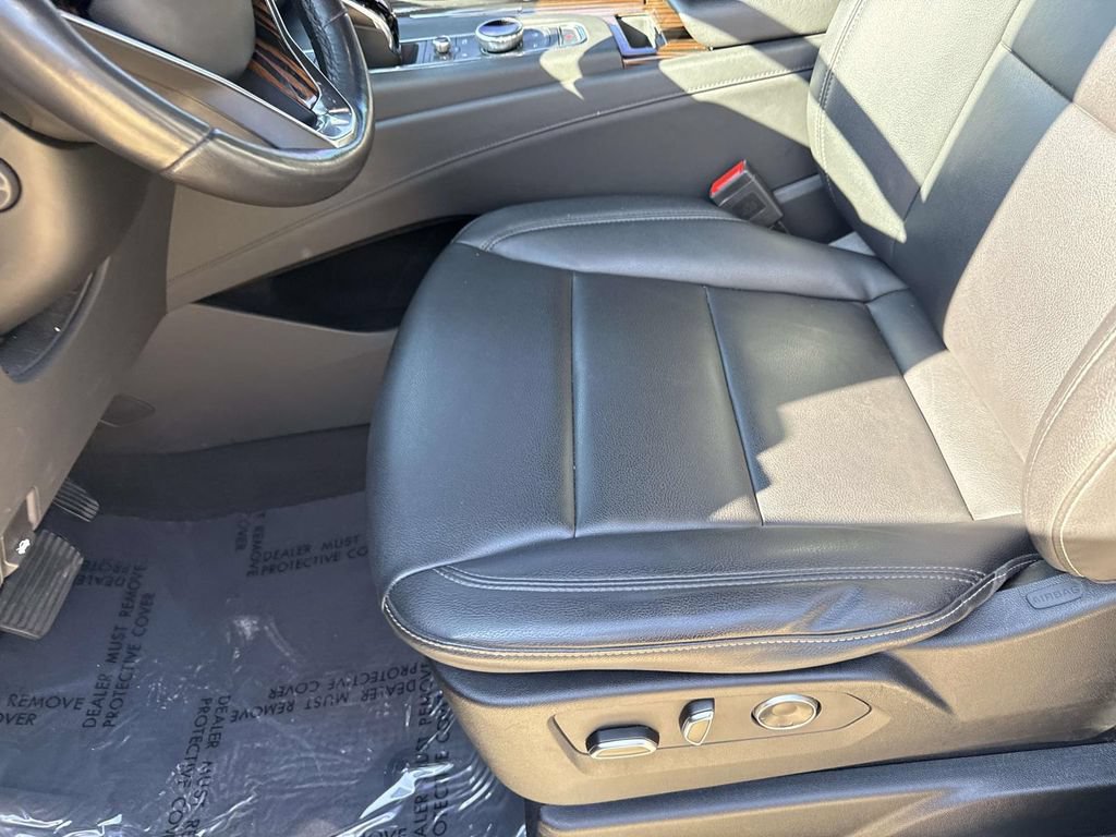 Used 2024 Cadillac Escalade ESV Luxury RWD image 29