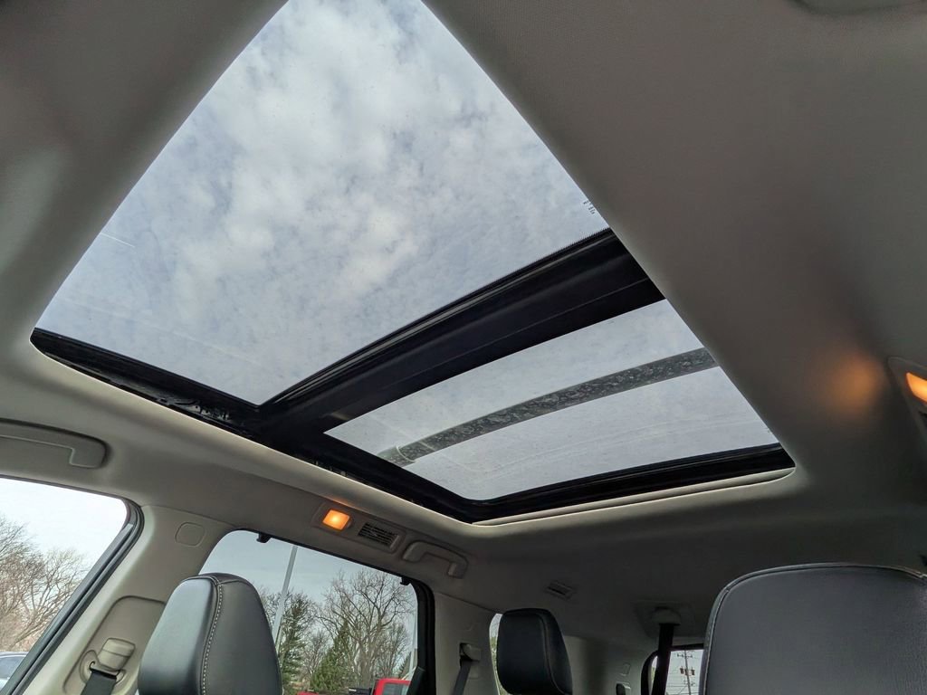 Used 2025 Nissan Pathfinder SL w/ SL Premium Package image 11