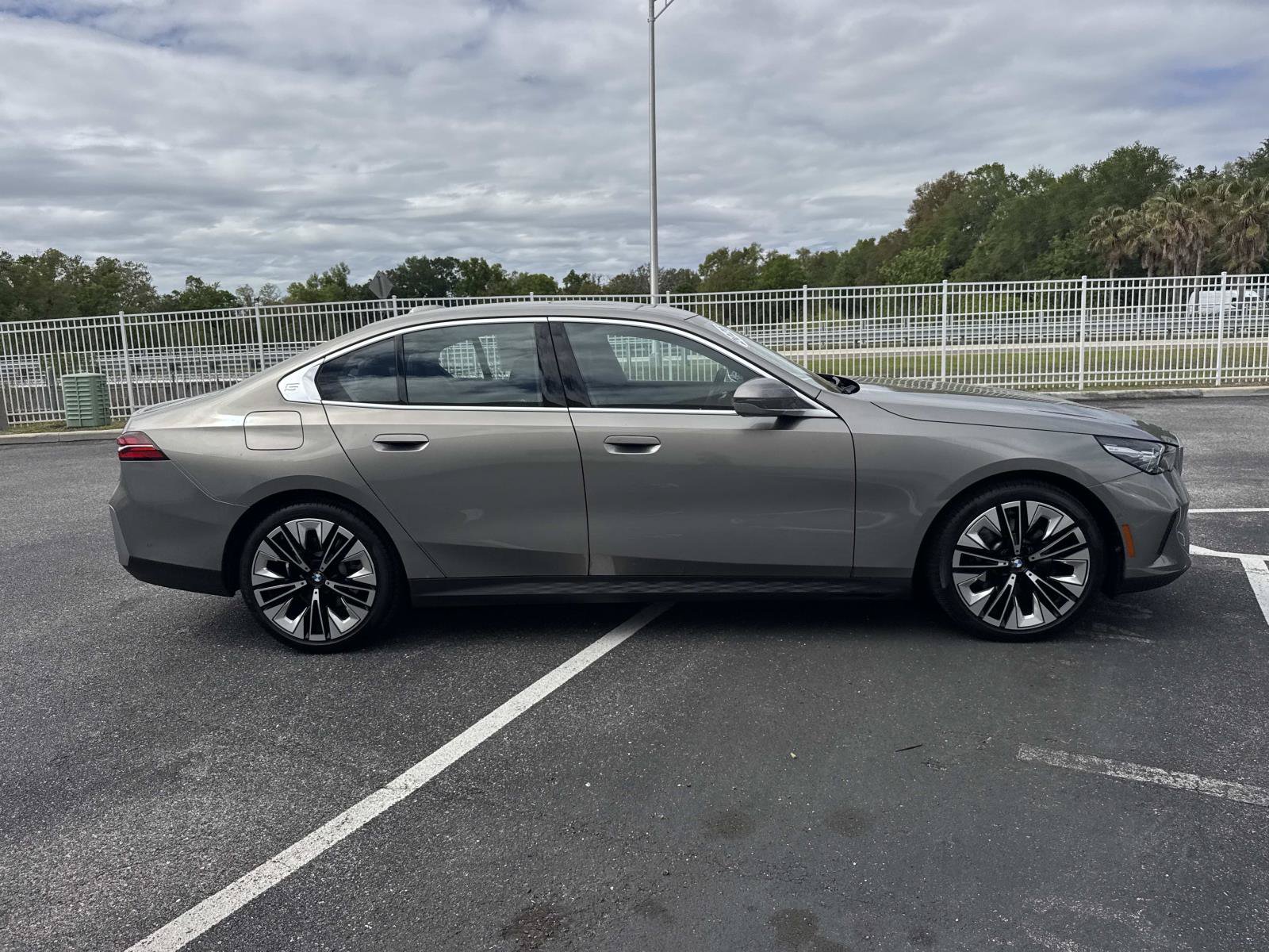 Certified 2026 BMW 530i RWD image 3