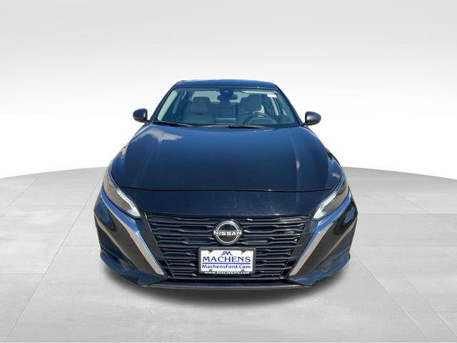 Used 2024 Nissan Altima 2.5 SV FWD image 14