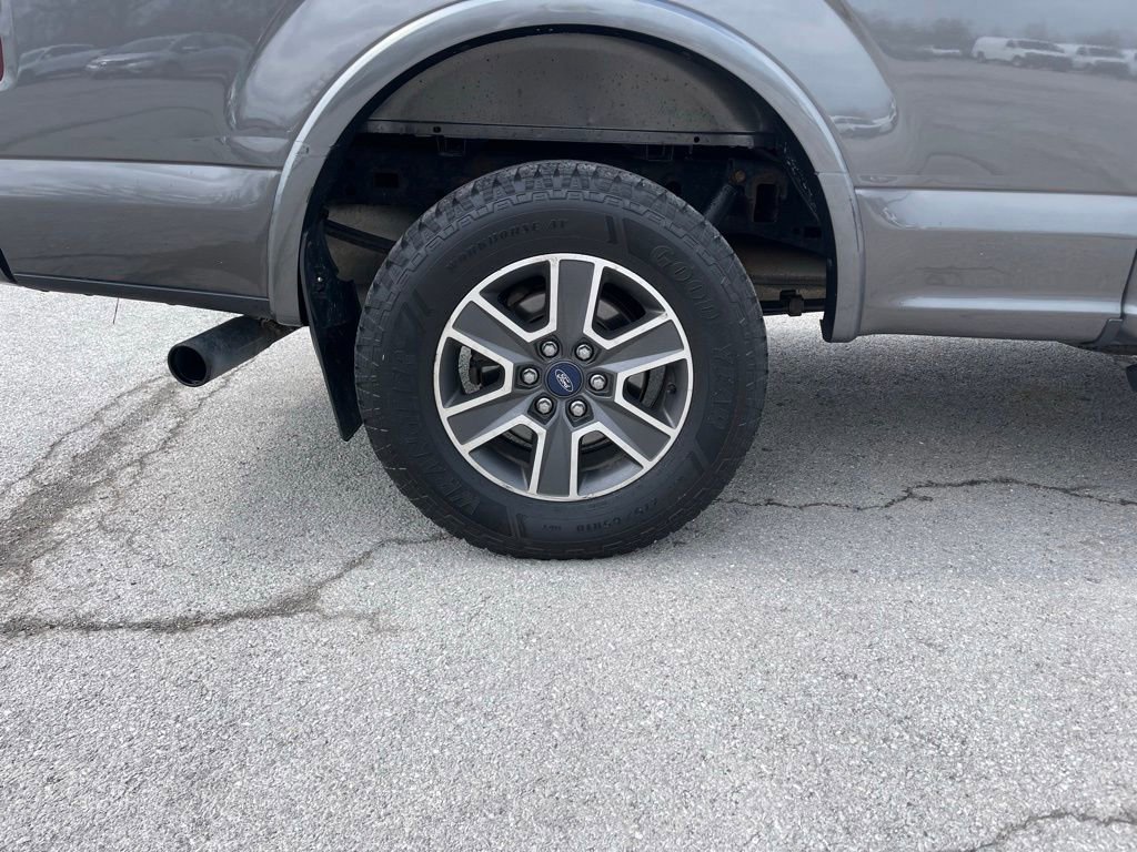 Used 2017 Ford F150 XLT w/ Equipment Group 302A Luxury AWD/4WD image 11