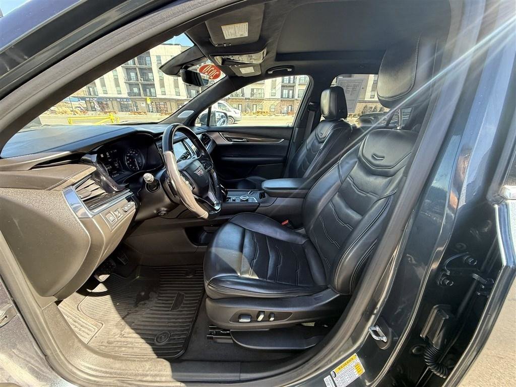 Used 2020 Cadillac XT6 Premium Luxury w/ Platinum Package image 20