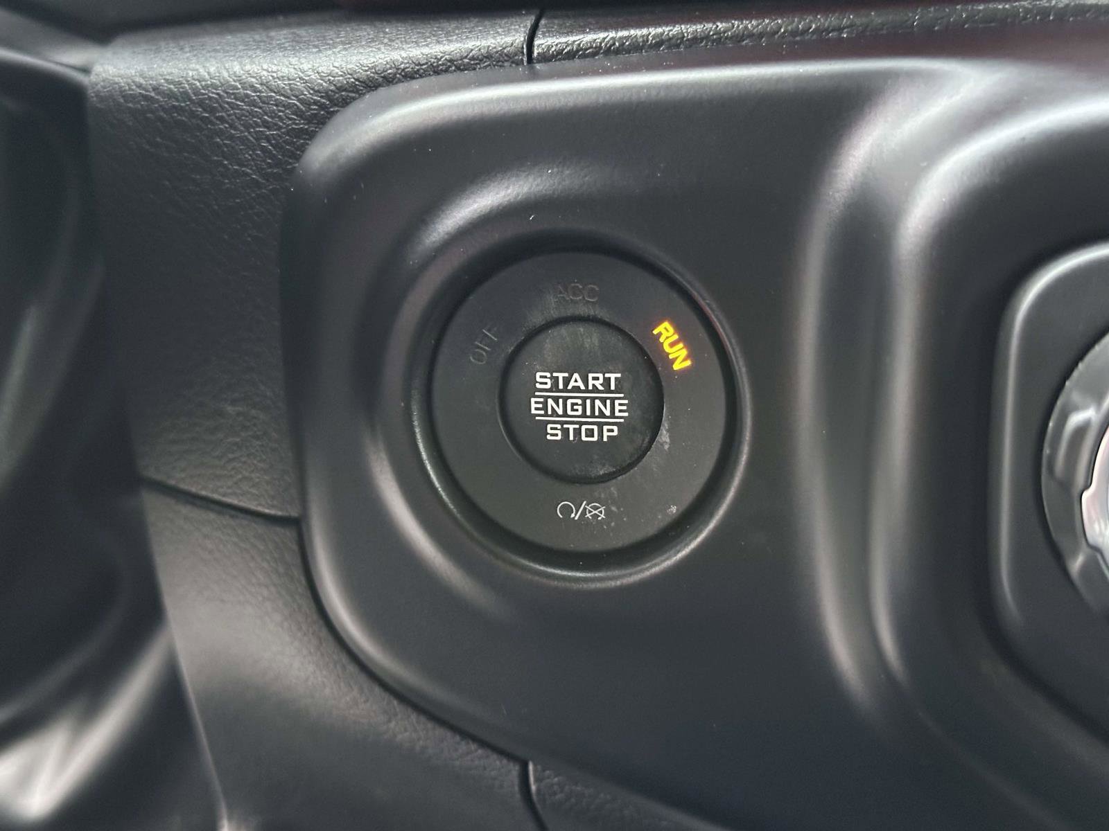 Used 2022 Jeep Wrangler Unlimited Rubicon w/ LED Lighting Group image 29