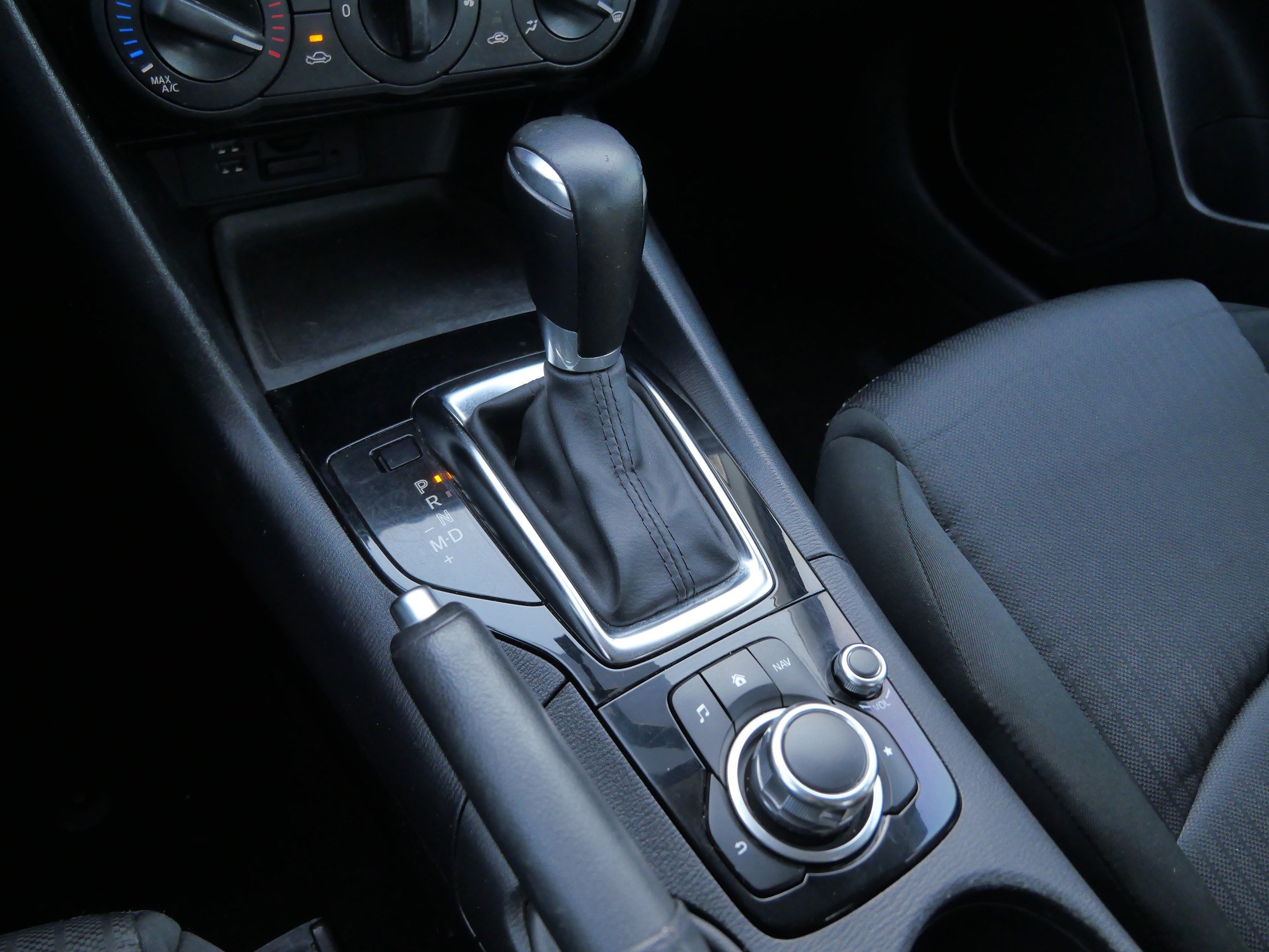 Used 2015 MAZDA MAZDA3 i Sport image 24