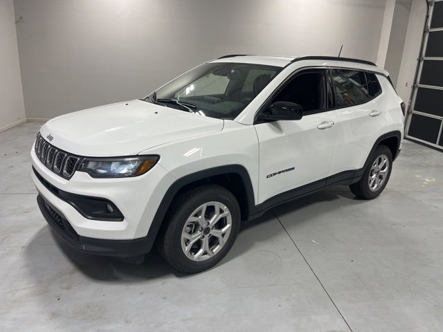 New 2026 Jeep Compass Latitude image 3