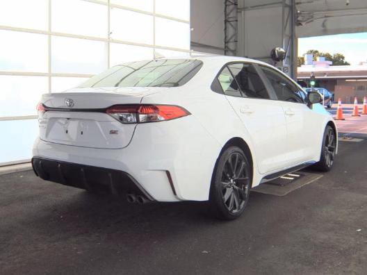 Used 2023 Toyota Corolla SE FWD image 3