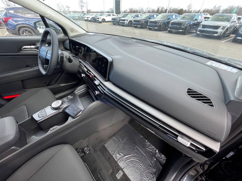New 2026 Kia Sportage LX FWD image 28