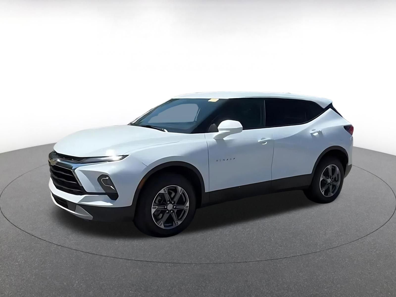 Used 2025 Chevrolet Blazer LT FWD image 8