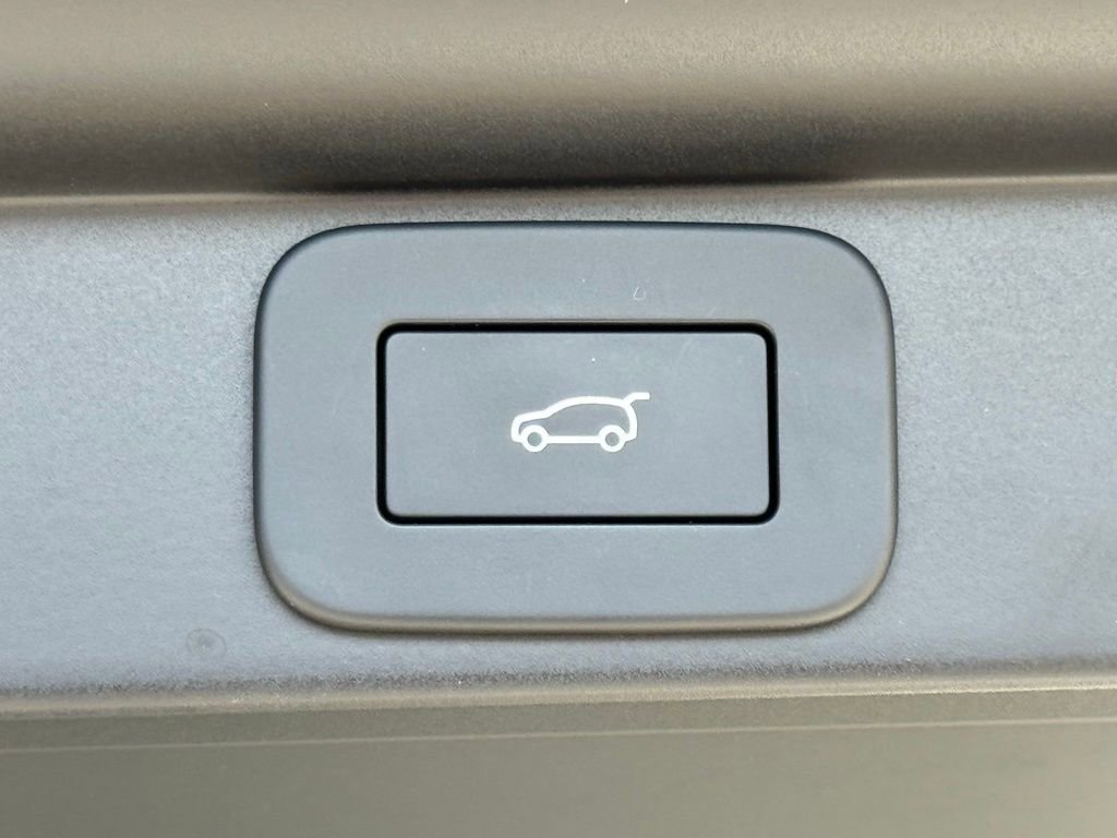 Used 2024 Land Rover Range Rover Long Wheelbase Autobiography image 39