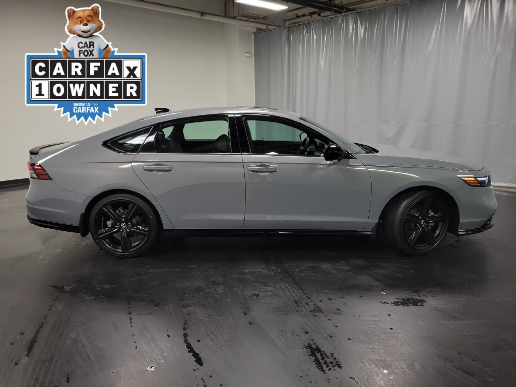 Used 2025 Honda Accord Sport image 9