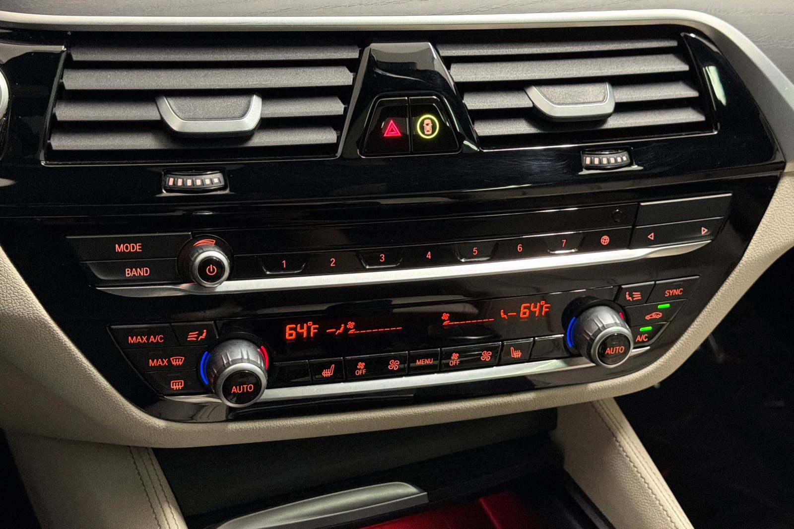 Used 2023 BMW 530e w/ M Sport Package image 19