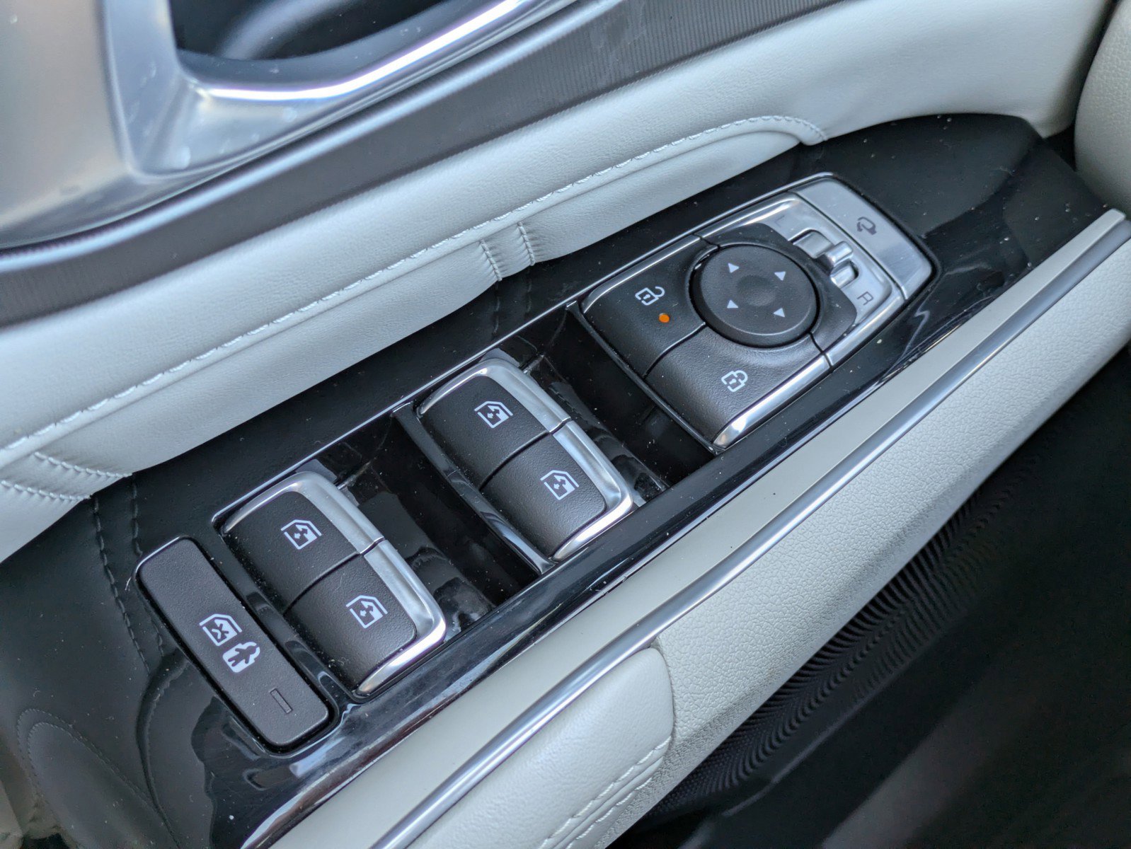 Certified 2025 Kia Sorento SX image 20