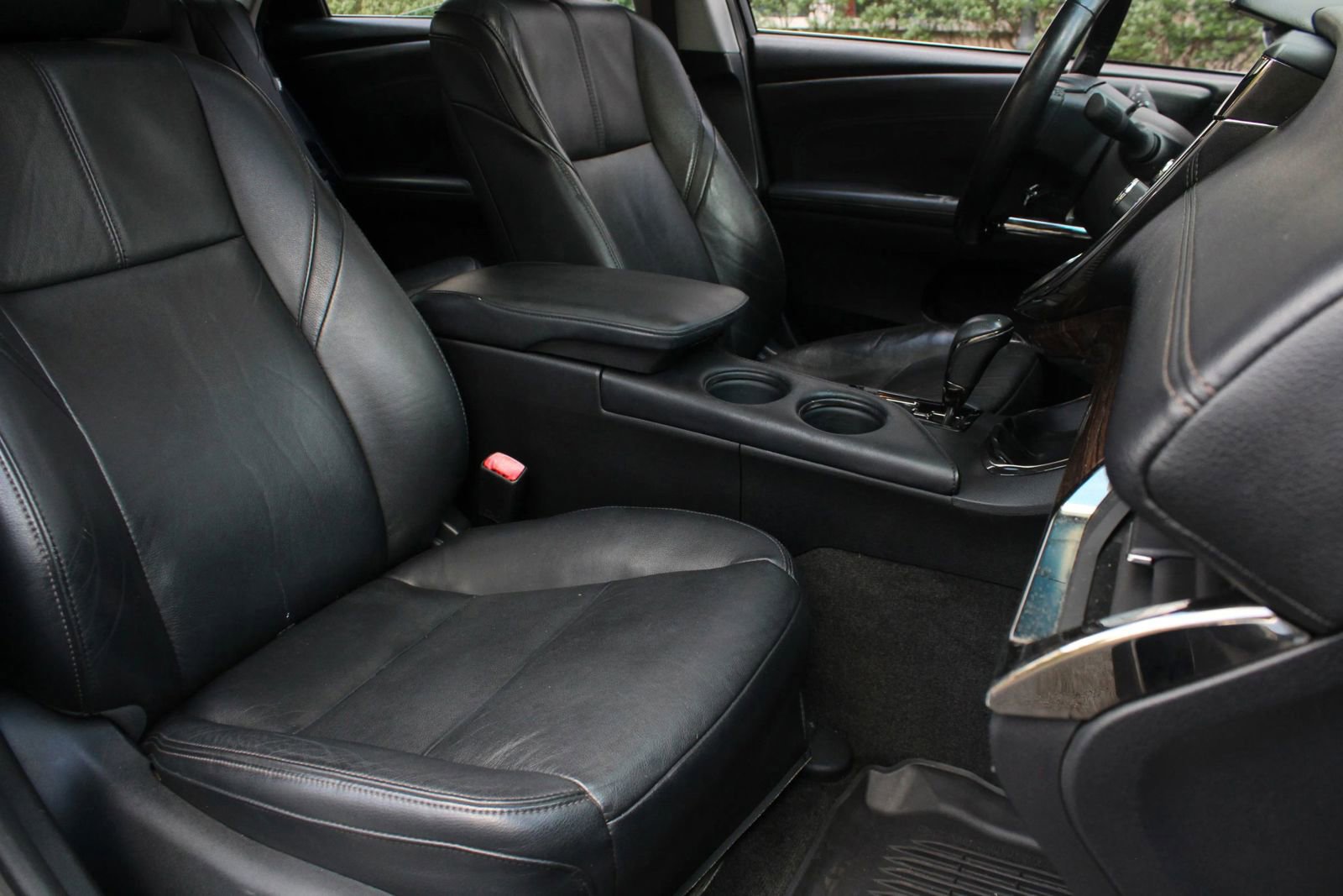 Used 2013 Toyota Avalon XLE Touring FWD image 34